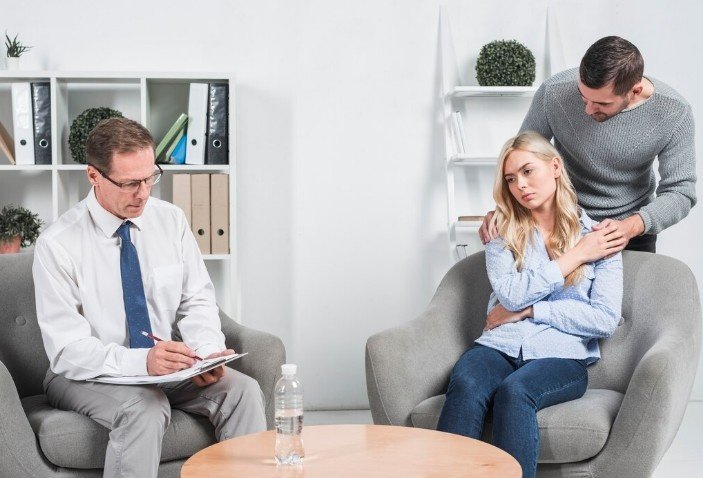 Best Psychiatrist for Therapy and Counseling in Adarsh Colony helping patients