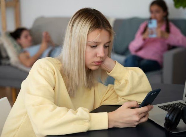 Best Psychiatrist for Online Gaming Addiction in Gaur City